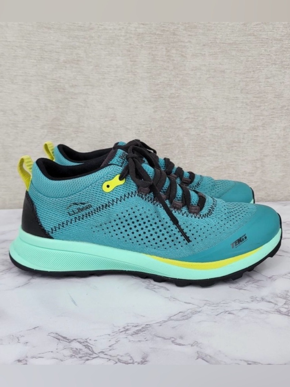 LLBean Women’s 8.5 True Performance Waterproof hiking SNEAKER TEKsport2.5 -EUC